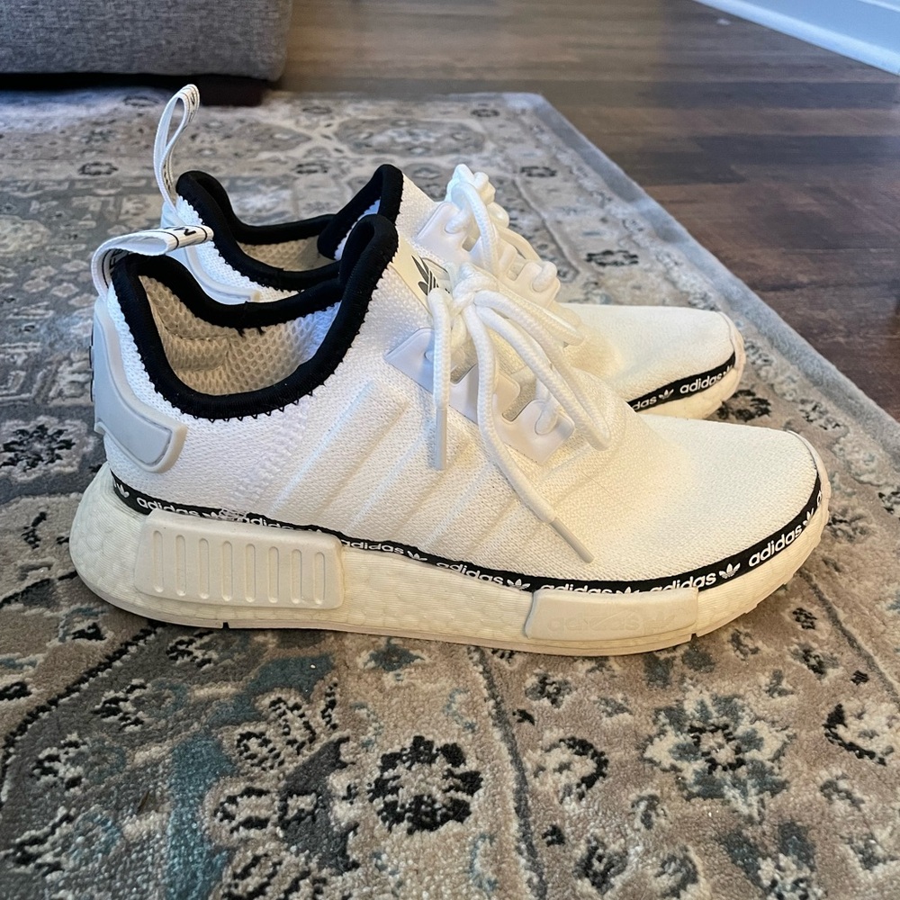 Adidas NMD R1 Sneakers